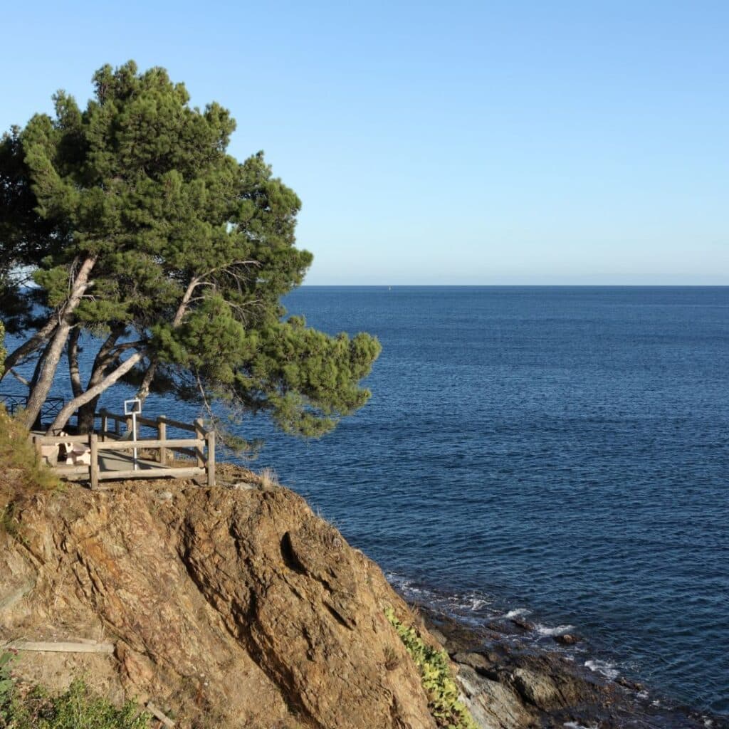 Calas escondidas en la costa catalana cerca del camping Flamants Roses en Canet-en-Roussillon
